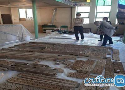 فاز سوم بازسازی منبر چوبی مسجد نقوسان تفرش آغاز شد