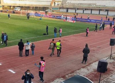 شلوغی عجیب در ورزشگاه انقلاب کرج پیش از بازی هوادار و استقلال!