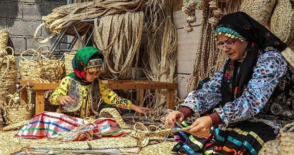 هنر فراوری صنایع دستی از کاه برنج